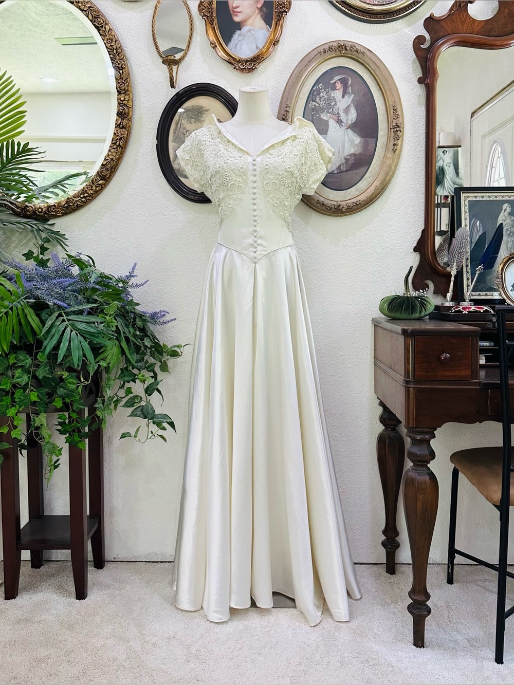 Ivory Satin Vintage-Style Evening Gown
